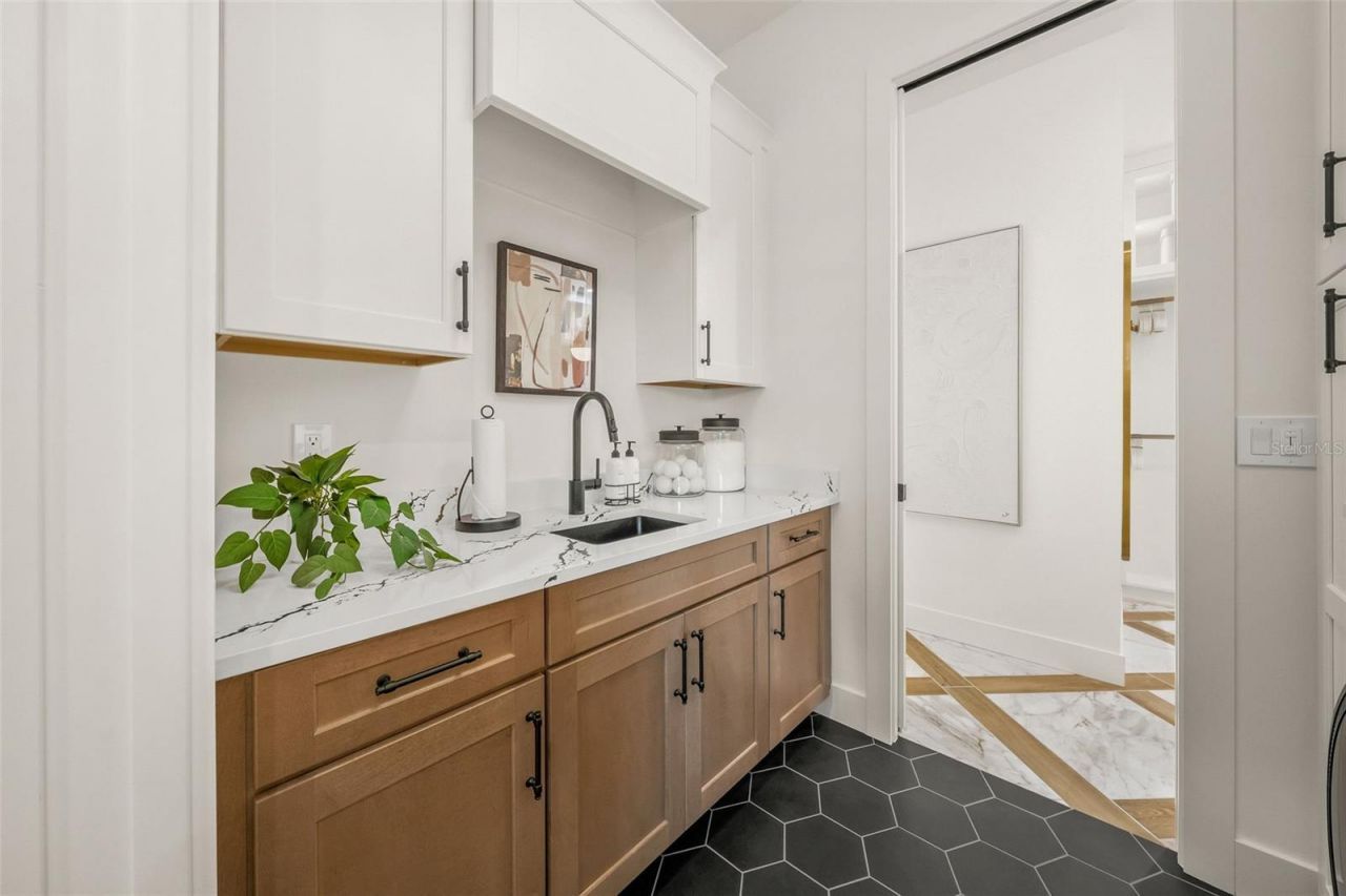 8380 Sea Glass Court, Sarasota, FL 34240 Photo