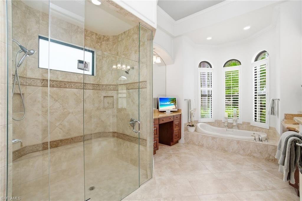 6891 Lakewood Isle Dr, Fort Myers, FL 33908 Photo