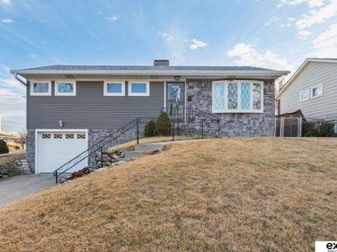 3603 Oak Street, Omaha, NE 68105