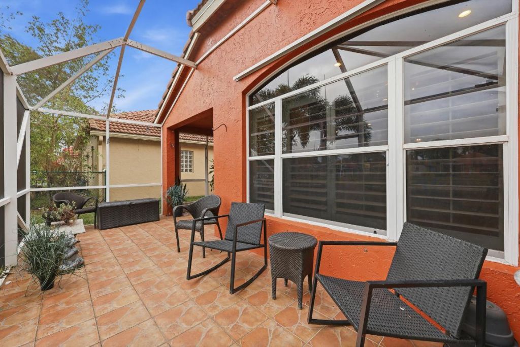 2013 Bonisle Circle, Riviera Beach, FL 33418 Photo