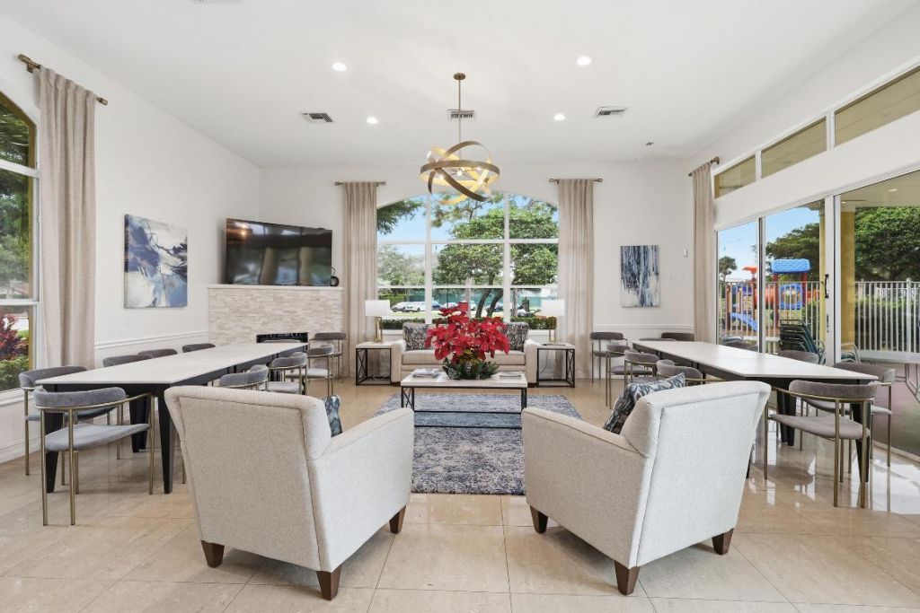 2013 Bonisle Circle, Riviera Beach, FL 33418 Photo