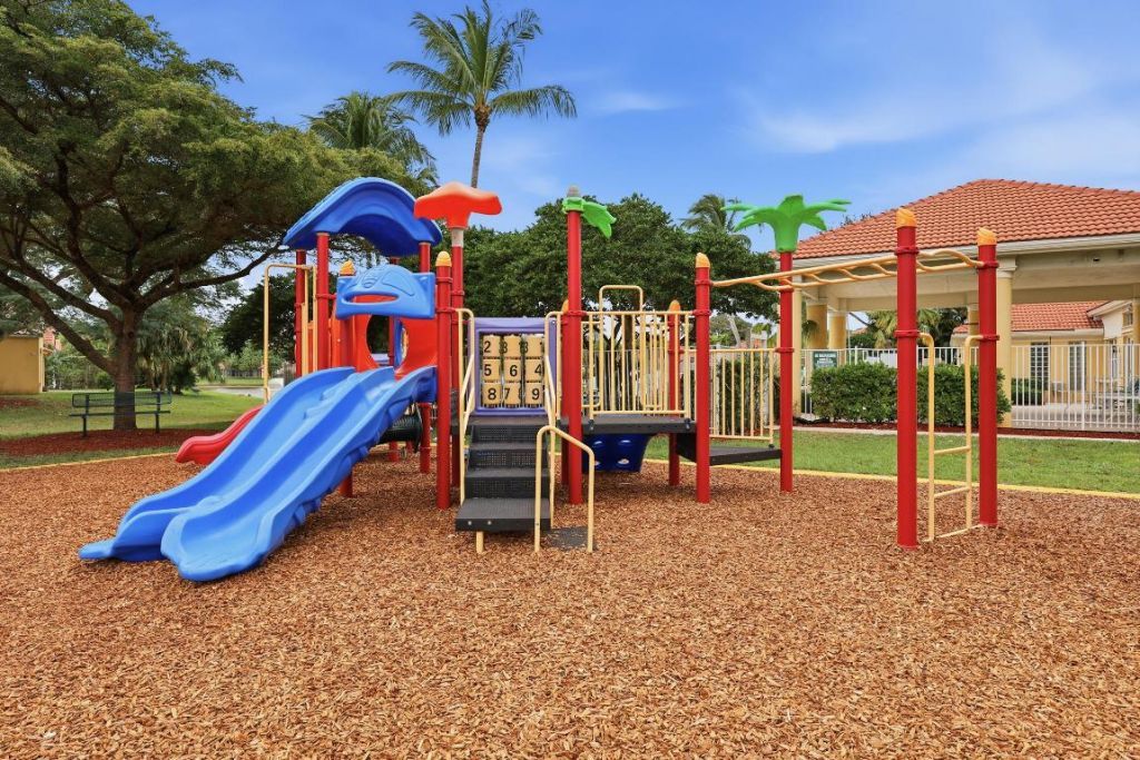 2013 Bonisle Circle, Riviera Beach, FL 33418 Photo