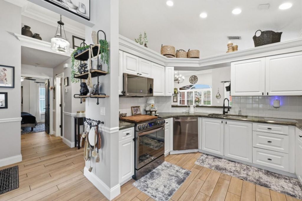 2013 Bonisle Circle, Riviera Beach, FL 33418 Photo