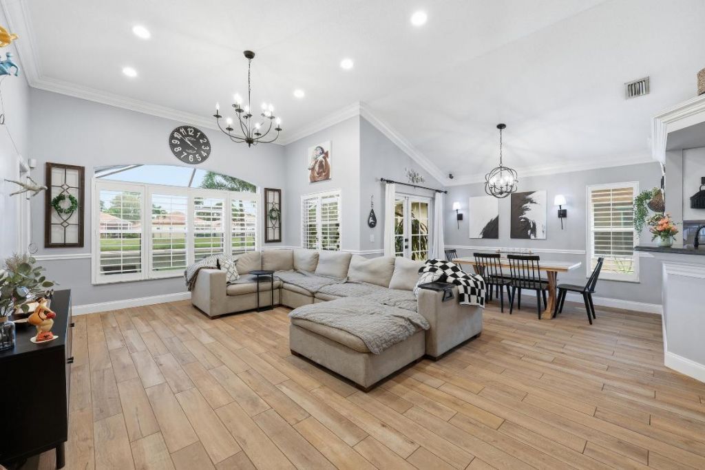 2013 Bonisle Circle, Riviera Beach, FL 33418 Photo