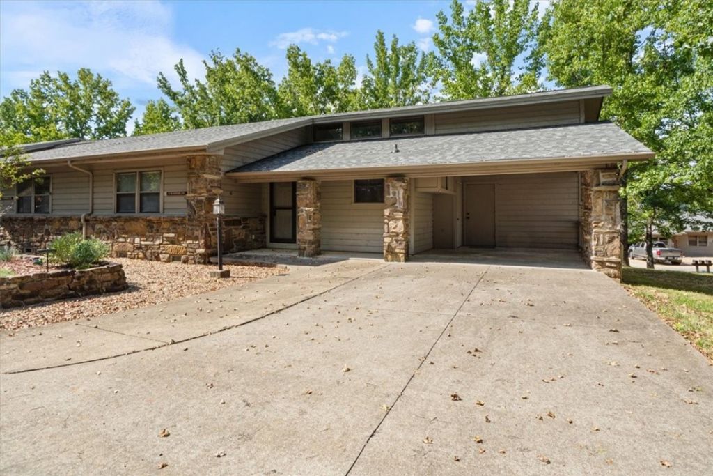 10 Wedgewood Lane, Holiday Island, AR 72631 Main Photo