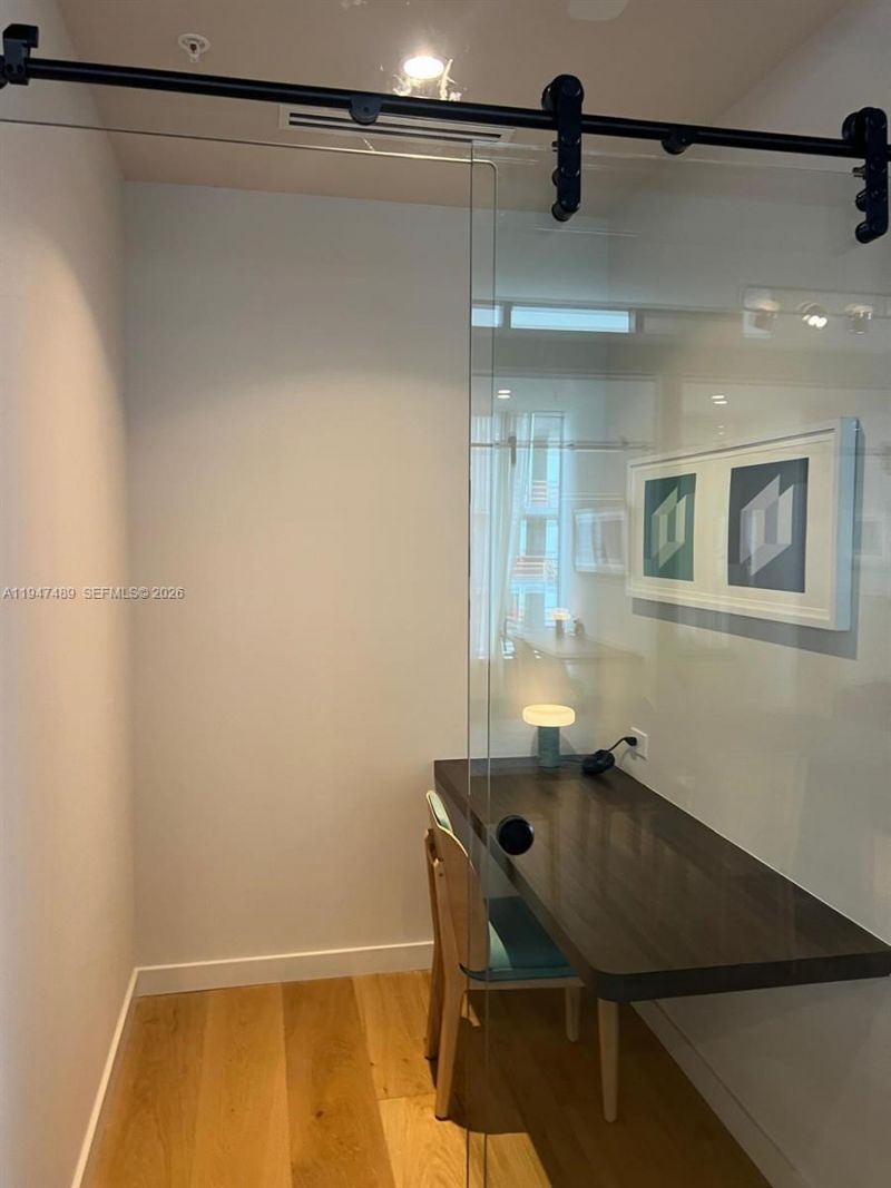 11 NE 6 St , Unit 814, Miami, FL 33132 Photo