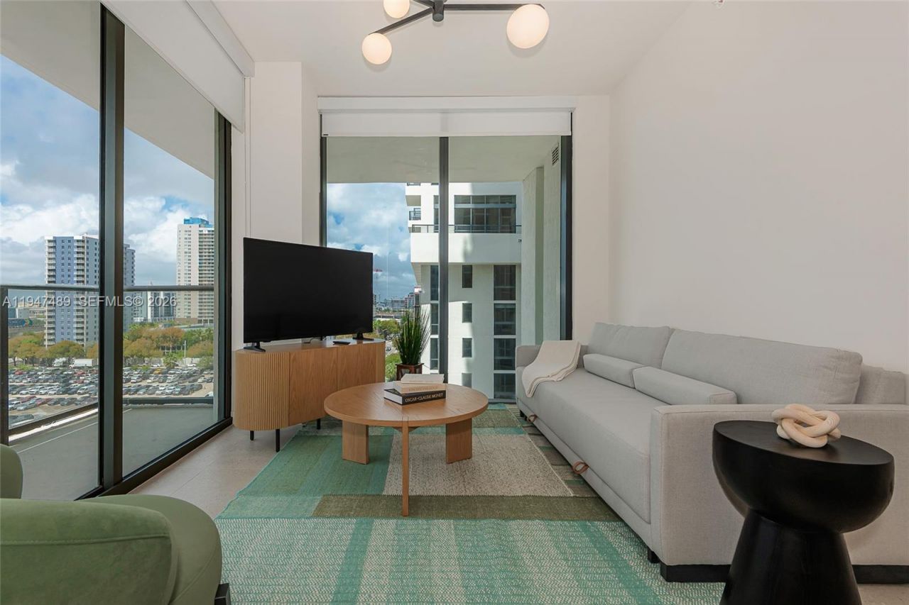 11 NE 6 St , Unit 814, Miami, FL 33132 Photo