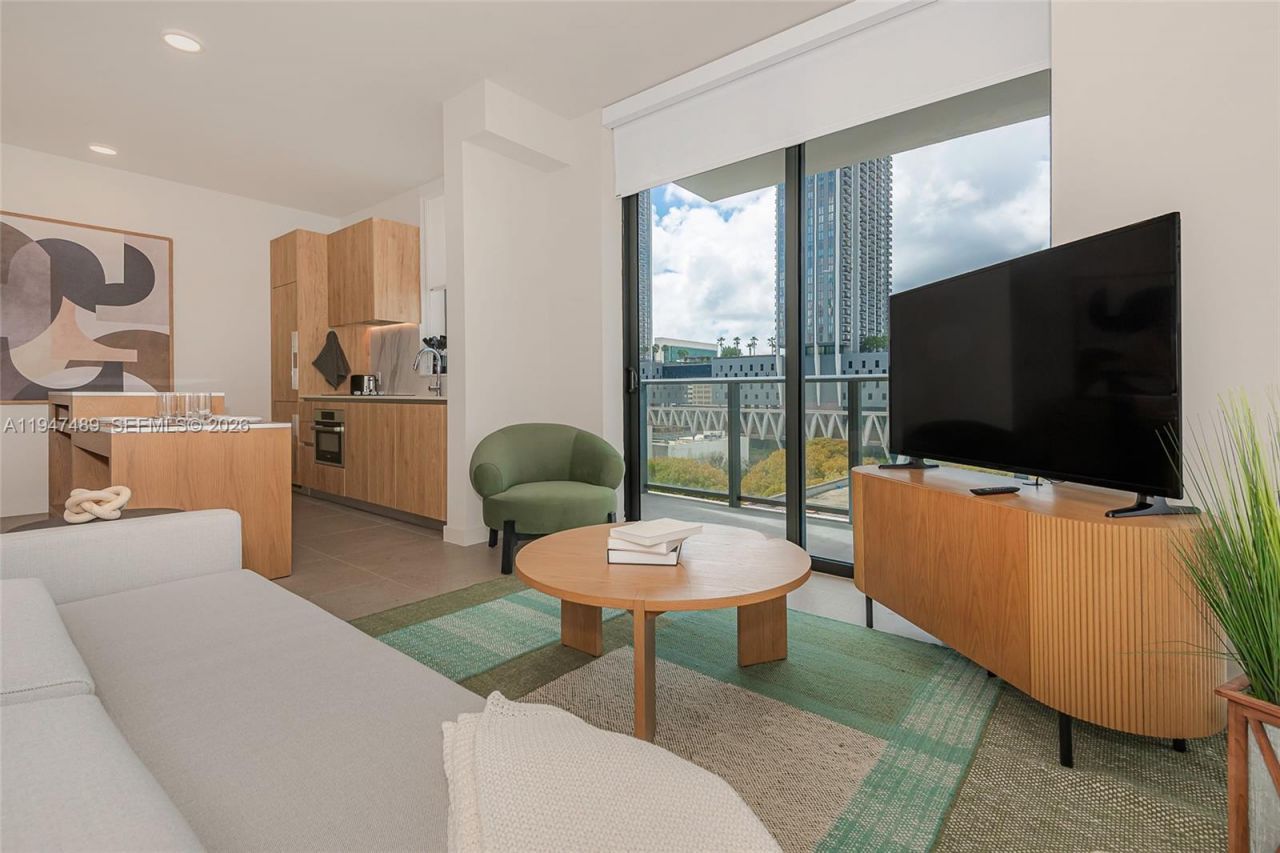 11 NE 6 St , Unit 814, Miami, FL 33132 Photo