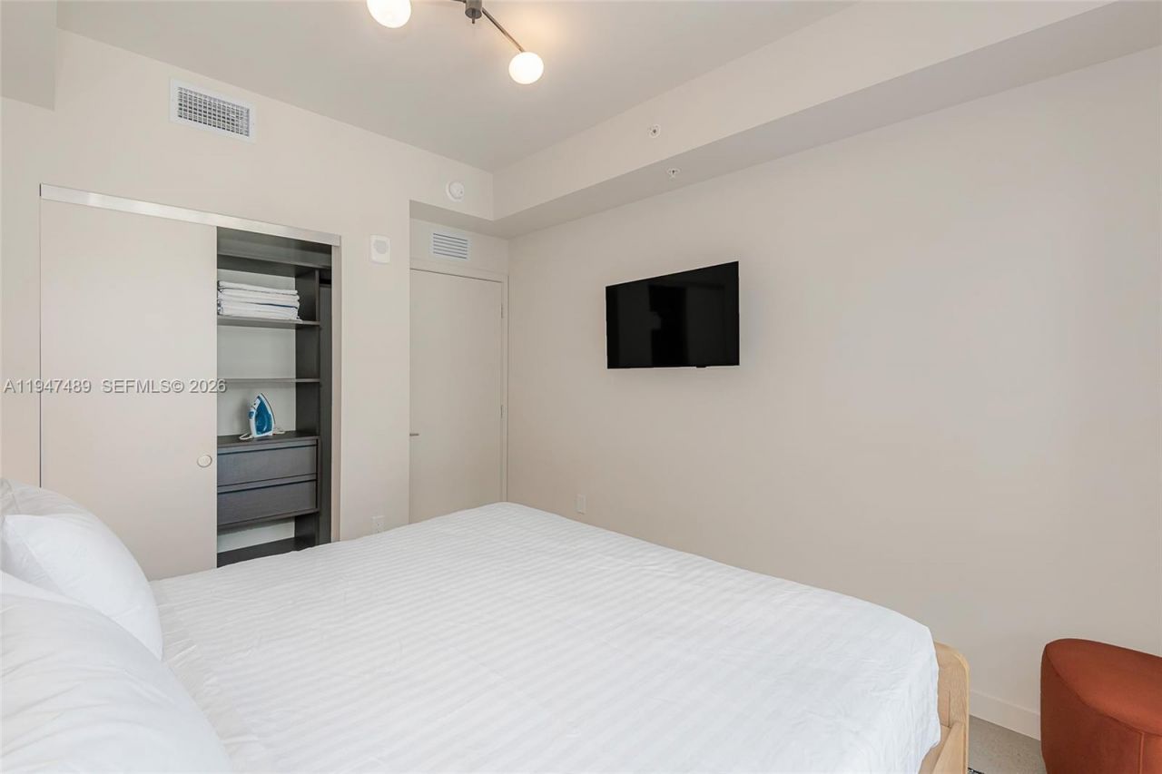 11 NE 6 St , Unit 814, Miami, FL 33132 Photo