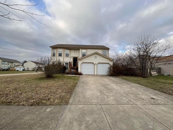 242 Monarch Drive, Pataskala, OH 43062