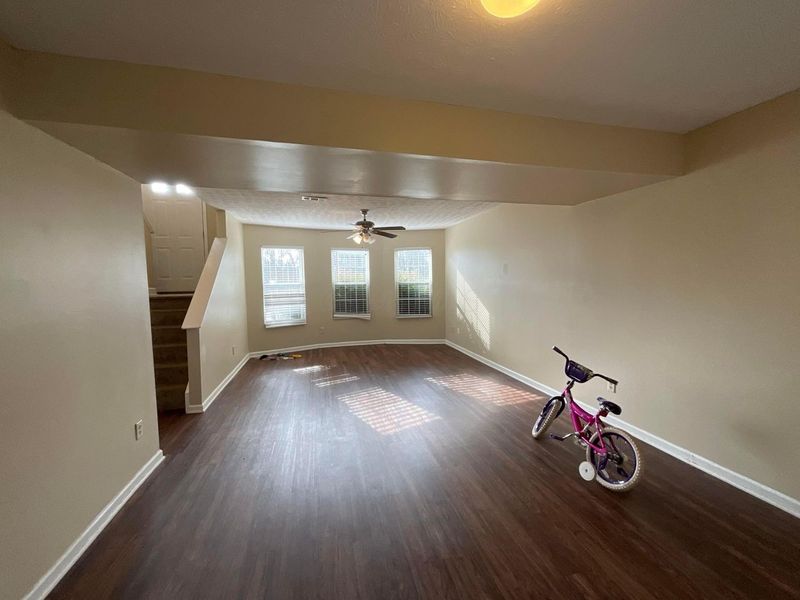 242 Monarch Drive, Pataskala, OH 43062 Photo 2