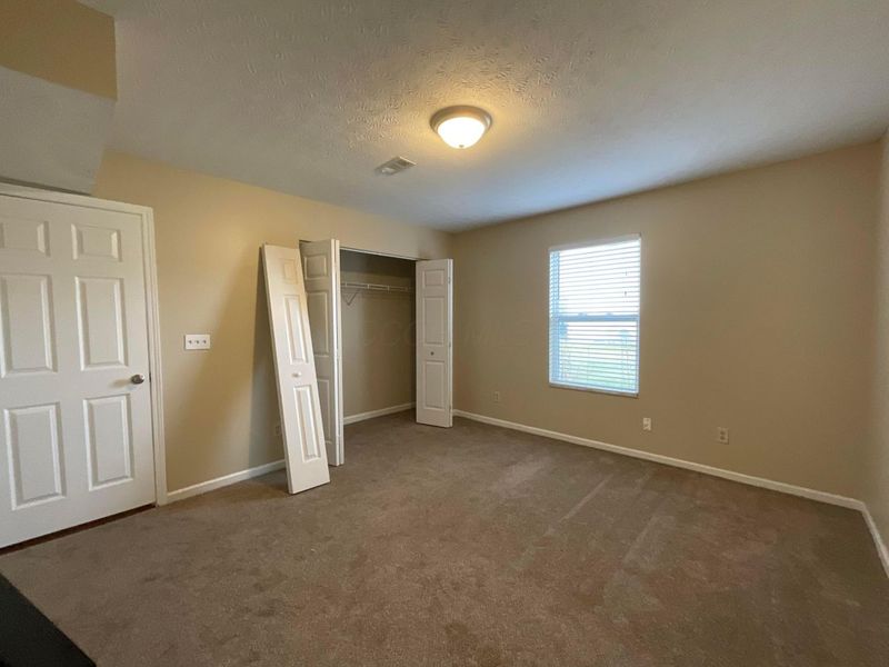 242 Monarch Drive, Pataskala, OH 43062 Photo 4