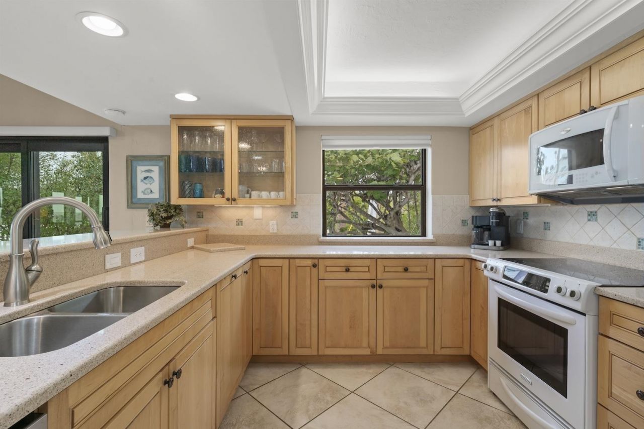 Beach Home, Unit 6, Captiva, FL 33924 Photo