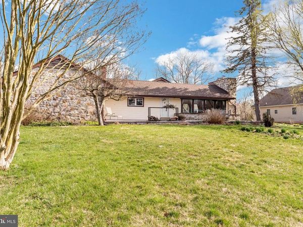 512 ELIZABETH DRIVE, EAGLEVILLE, PA 19403