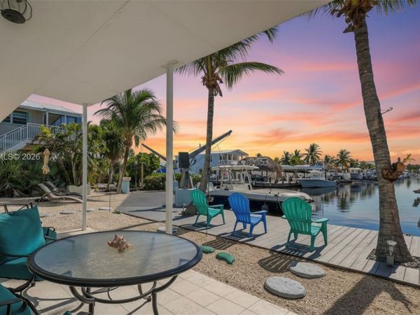 21 Mangrove Ln, Key Largo, FL 33037