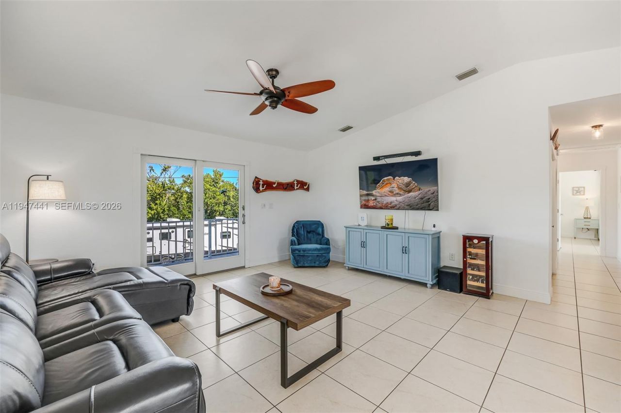 21 Mangrove Ln, Key Largo, FL 33037 Photo