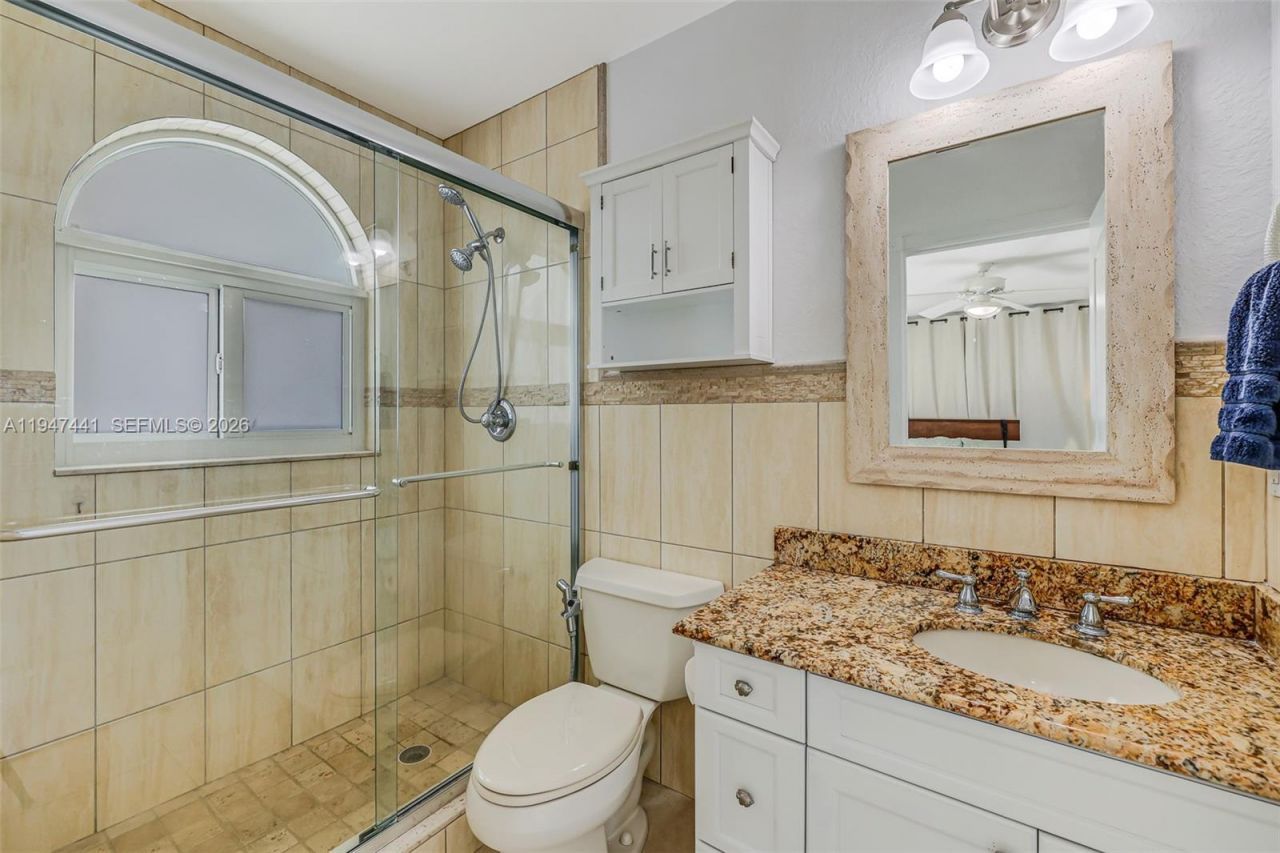 21 Mangrove Ln, Key Largo, FL 33037 Photo