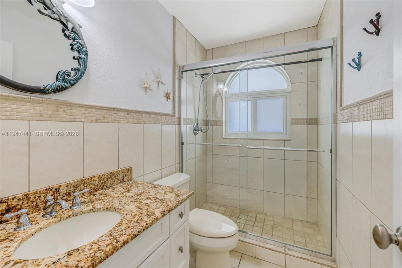 21 Mangrove Ln, Key Largo, FL 33037 Photo