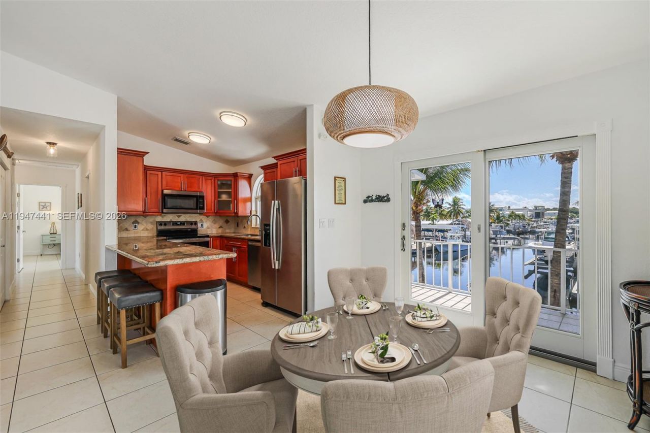 21 Mangrove Ln, Key Largo, FL 33037 Photo