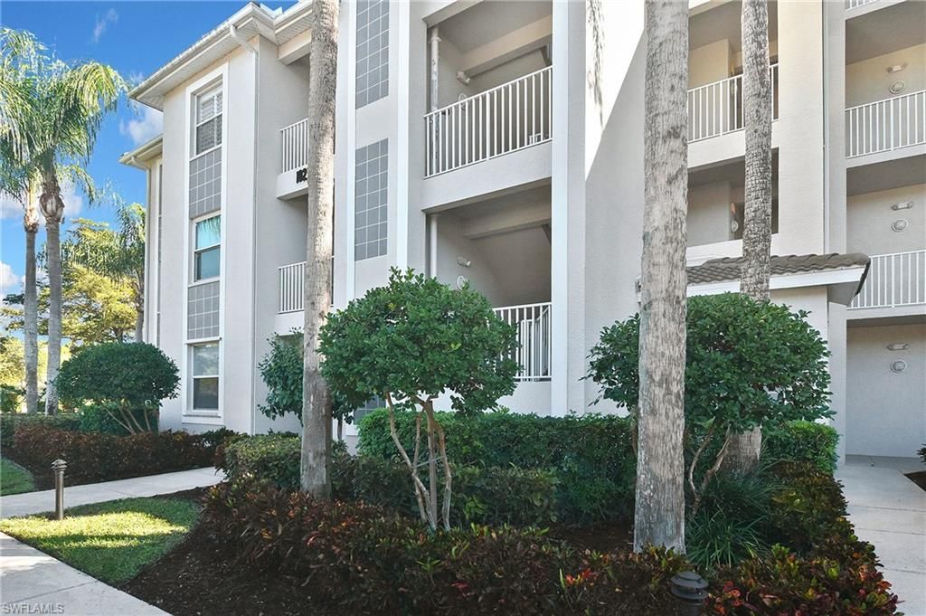 10275 Bismark Palm Way, Unit 1111, Fort Myers, FL 33966 Photo