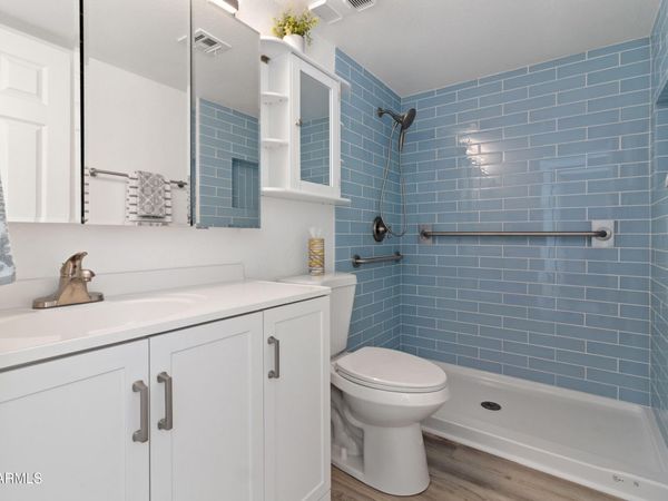 3033 E DEVONSHIRE Avenue, Unit 2005, Phoenix, AZ 85016