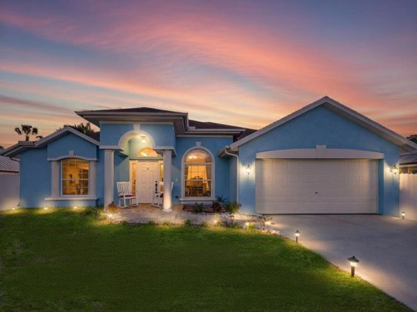 982 SW Worcester Lane, Port Saint Lucie, FL 34953