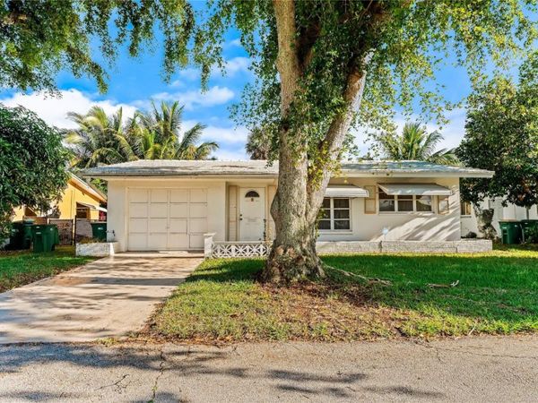 5702 NW 47th Lane, Tamarac, FL 33319