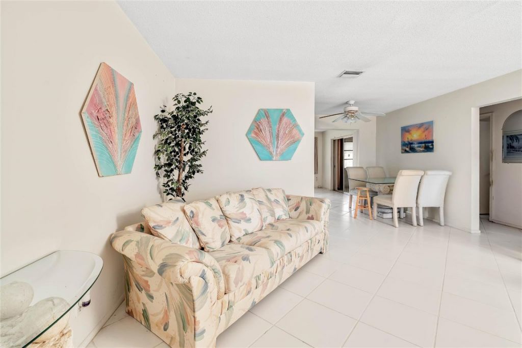 5702 NW 47th Lane, Tamarac, FL 33319 Photo