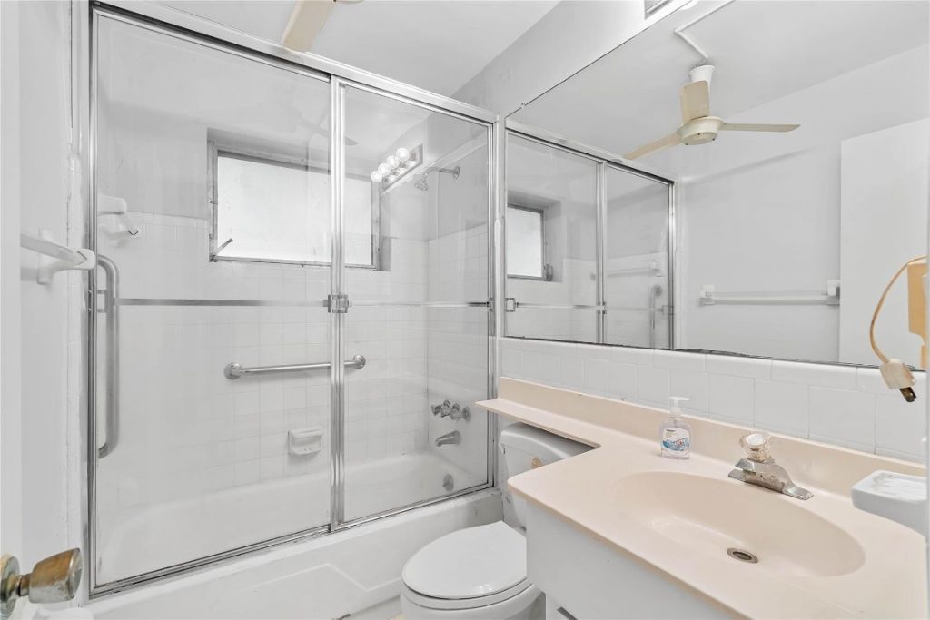 5702 NW 47th Lane, Tamarac, FL 33319 Photo