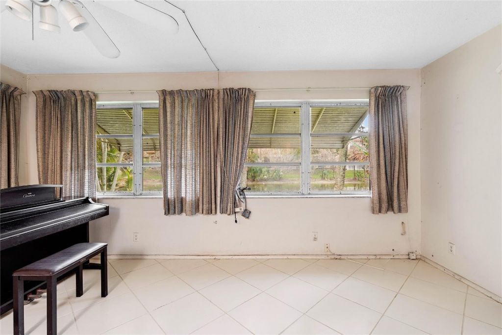 5702 NW 47th Lane, Tamarac, FL 33319 Photo