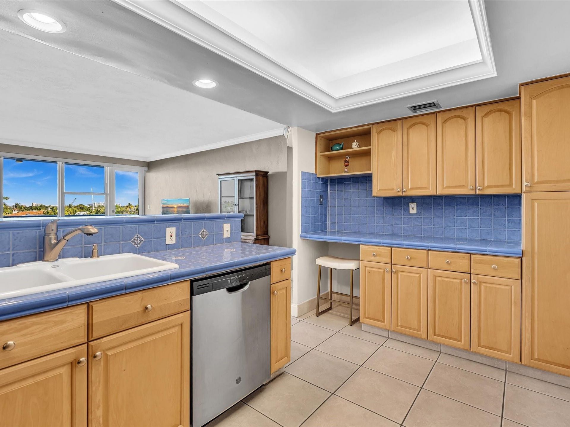 3300 NE 36th Street, Unit 403, Fort Lauderdale, FL 33308 Photo