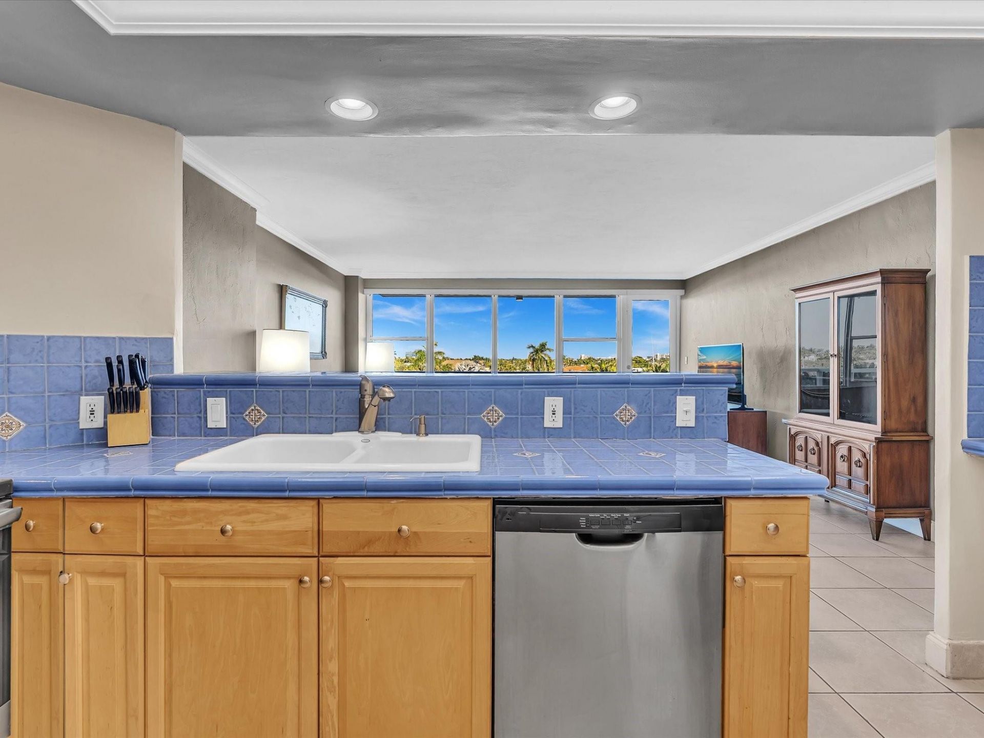 3300 NE 36th Street, Unit 403, Fort Lauderdale, FL 33308 Photo