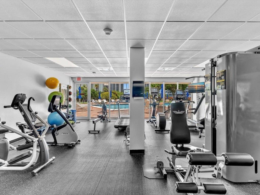 3300 NE 36th Street, Unit 403, Fort Lauderdale, FL 33308 Photo