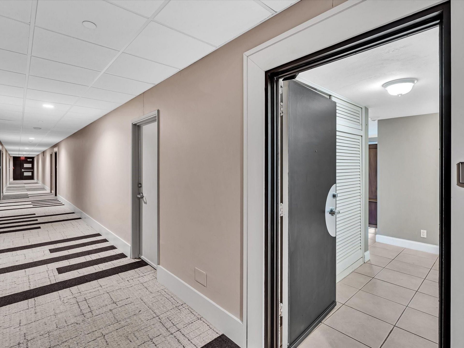 3300 NE 36th Street, Unit 403, Fort Lauderdale, FL 33308 Photo