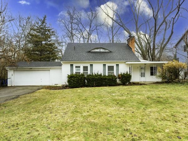 3 Shipman Circle, Ann Arbor, MI 48104