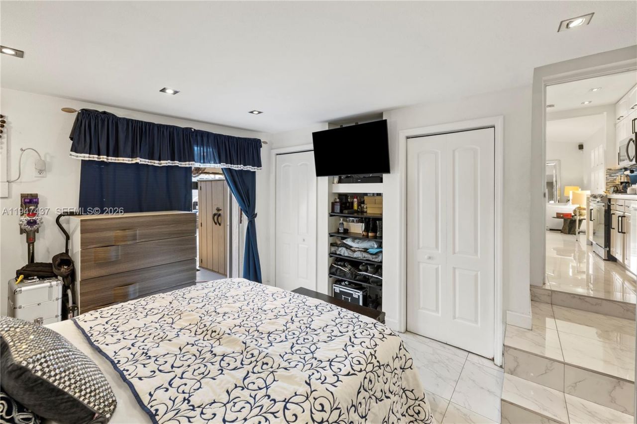 117 SW 6th St, Hallandale Beach, FL 33009 Photo