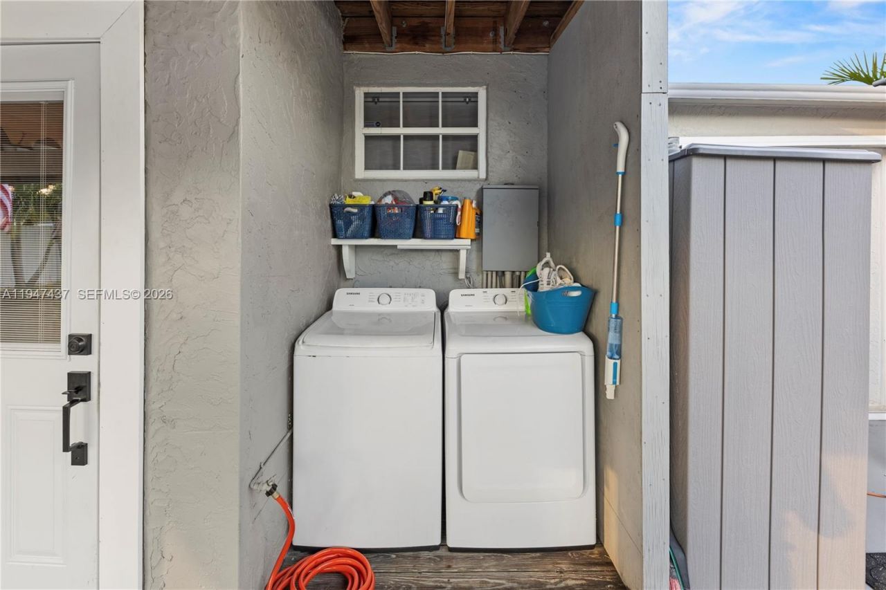 117 SW 6th St, Hallandale Beach, FL 33009 Photo