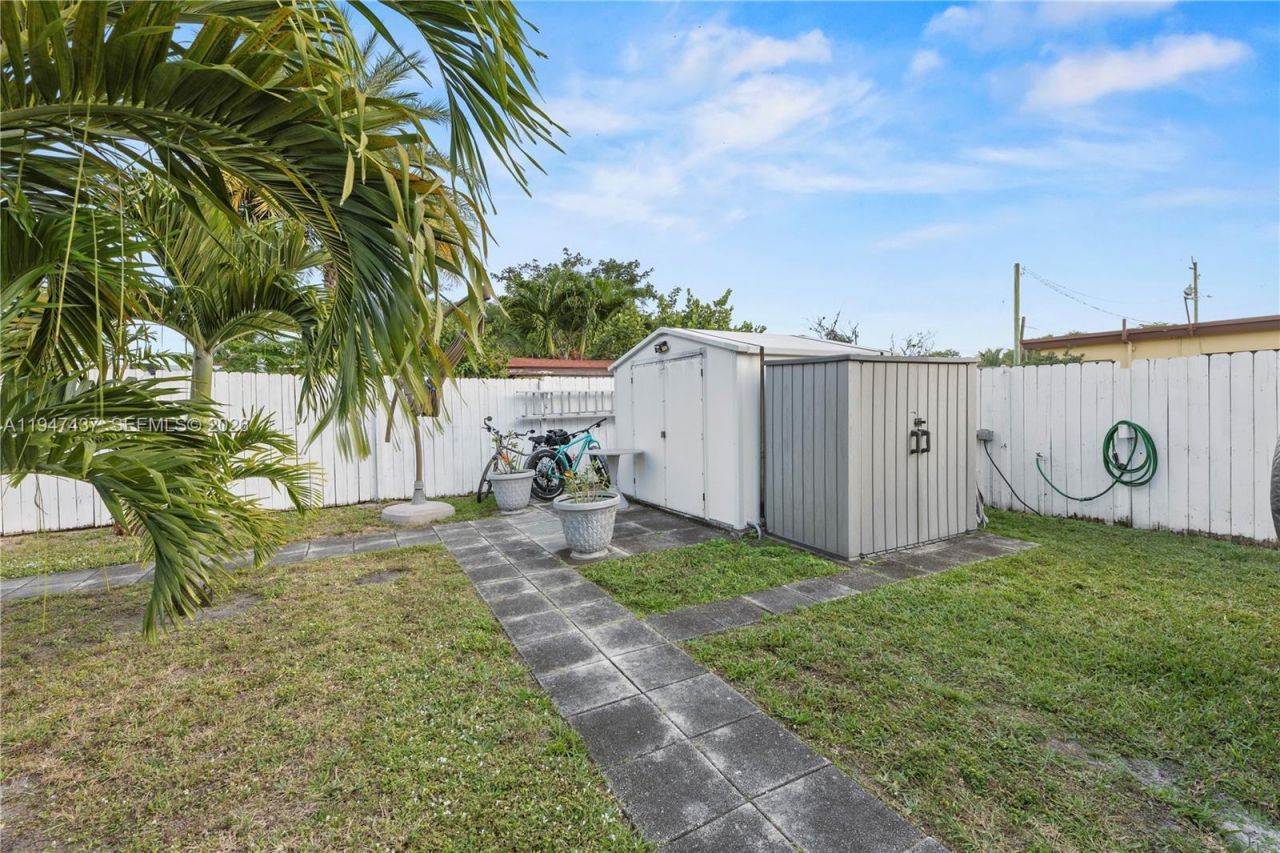 117 SW 6th St, Hallandale Beach, FL 33009 Photo