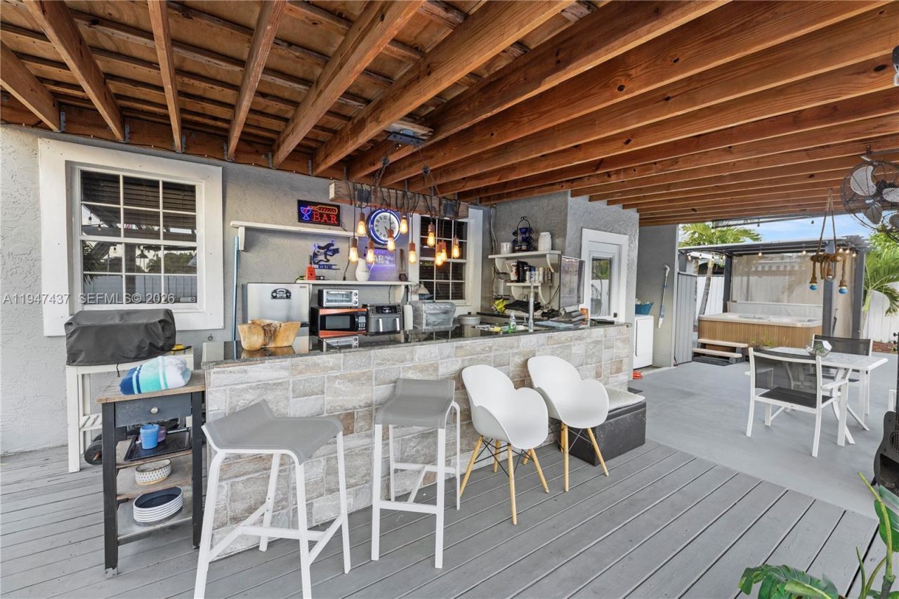 117 SW 6th St, Hallandale Beach, FL 33009 Photo