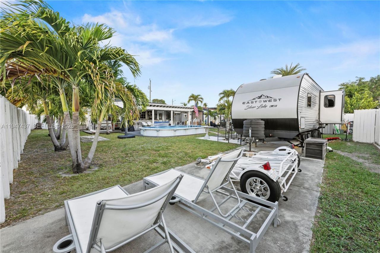 117 SW 6th St, Hallandale Beach, FL 33009 Photo