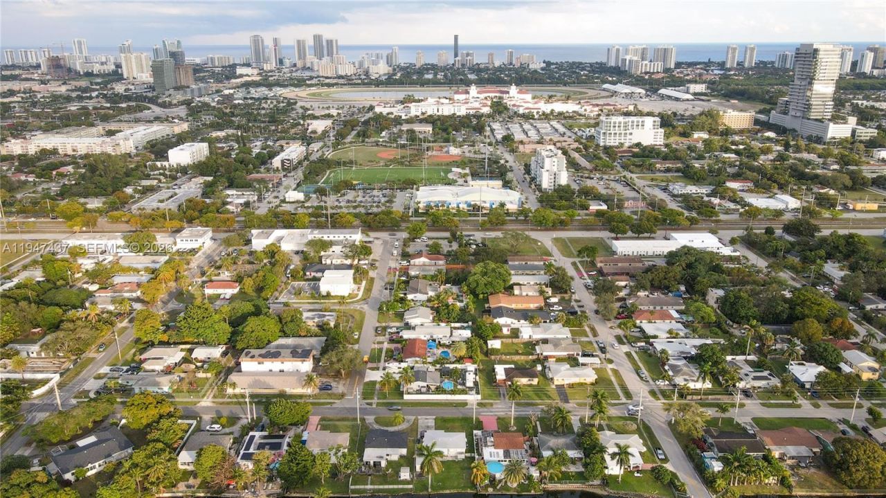 117 SW 6th St, Hallandale Beach, FL 33009 Photo