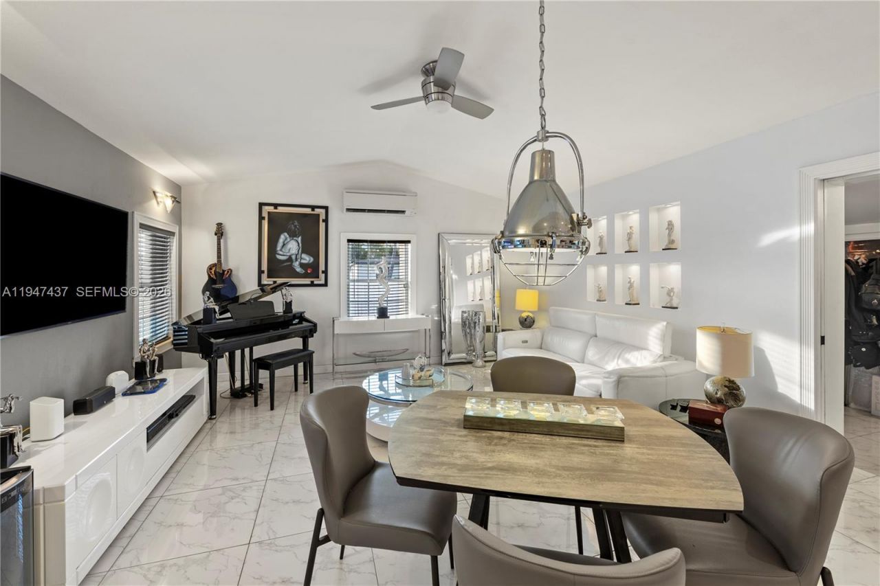 117 SW 6th St, Hallandale Beach, FL 33009 Photo