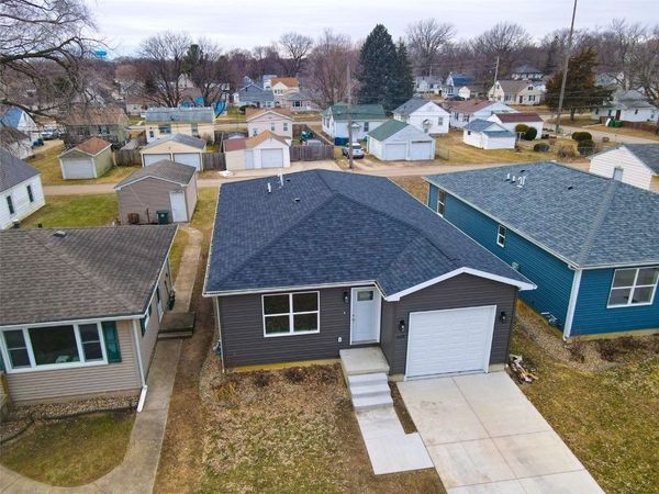 610 Wallgate Avenue, Waterloo, IA 50701