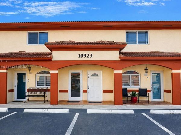 10923 W Okeechobee Rd, Unit 201, Hialeah Gardens, FL 33018
