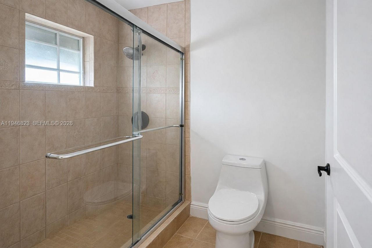 10923 W Okeechobee Rd, Unit 201, Hialeah Gardens, FL 33018 Photo