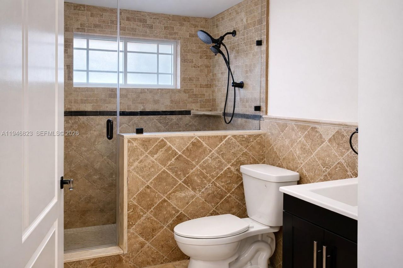 10923 W Okeechobee Rd, Unit 201, Hialeah Gardens, FL 33018 Photo