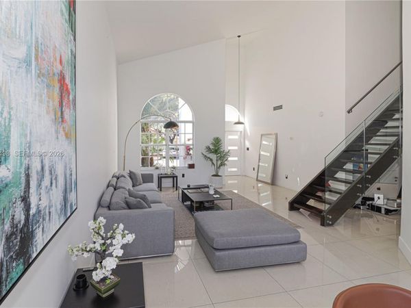 5901 NW 110th Ct, Doral, FL 33178