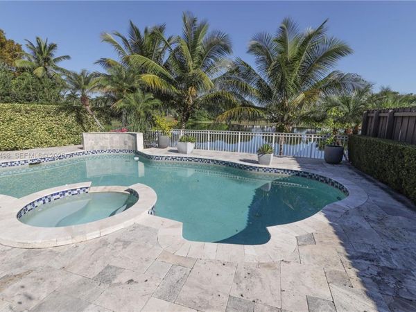 5901 NW 110th Ct, Doral, FL 33178