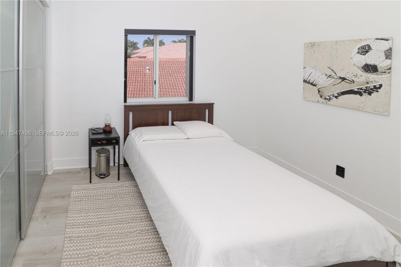 5901 NW 110th Ct, Doral, FL 33178 Photo