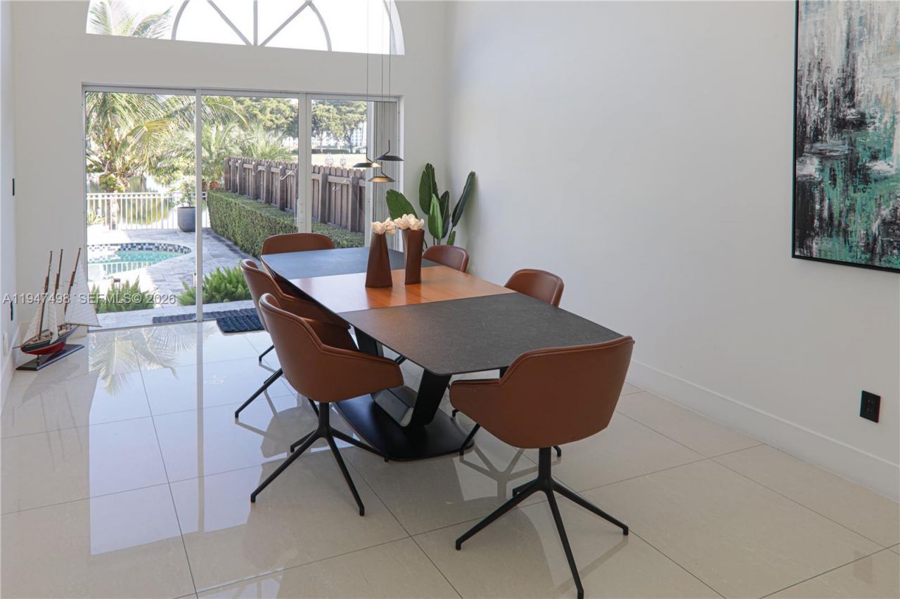 5901 NW 110th Ct, Doral, FL 33178 Photo